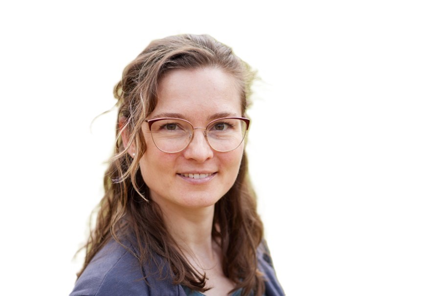 Karianne Djoyoahhiningrat-Hol 